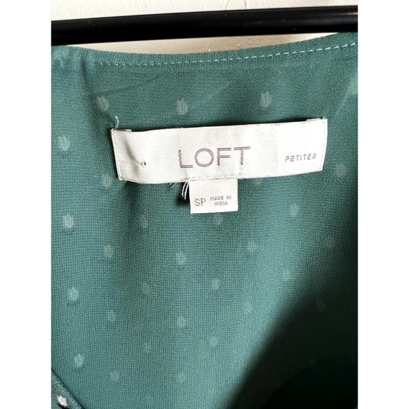 LOFT Petites Green Flower Print Spaghetti Strap Blouse with Vanity Button - Picture 7 of 16